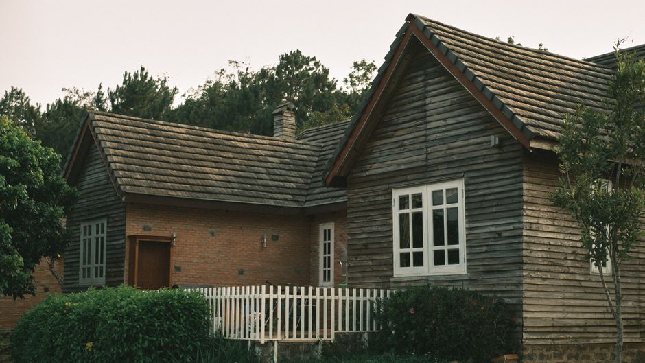 Craftsman-style New Orleans home with HardiePlank lap siding